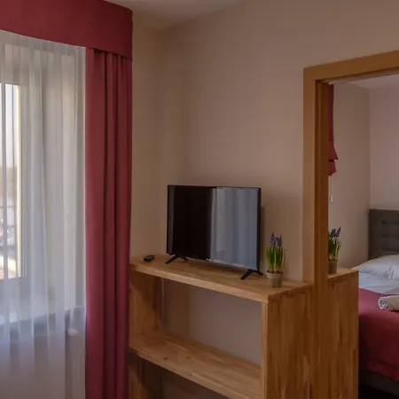 Marina Pallatium Premium Floor 4*