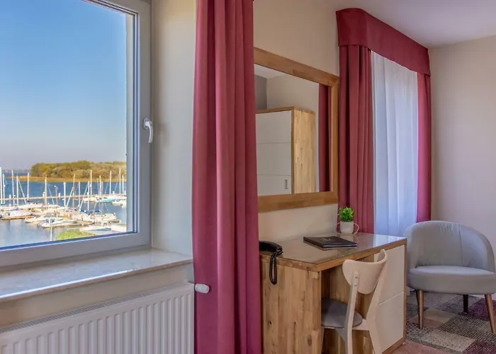 Bed and breakfast Marina Pallatium Premium Floor 4*